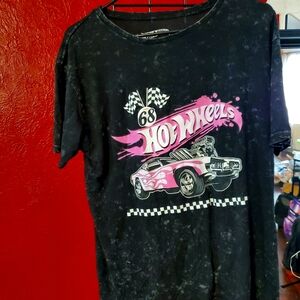 Graphic tee